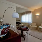 Kent Hotel 4*