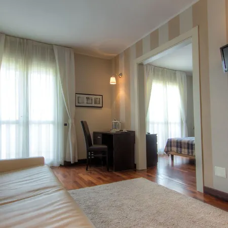 Kent Hotell 4*